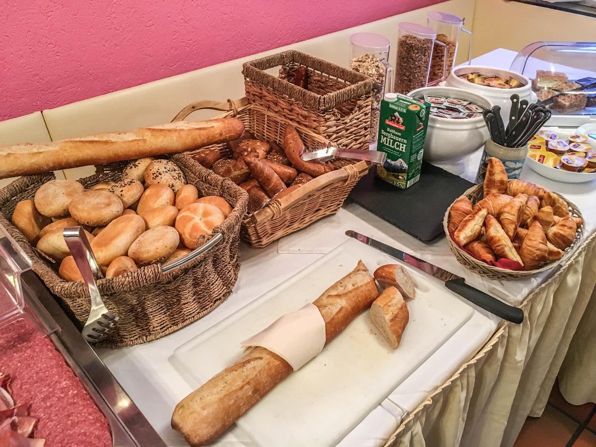 فندق كاستناوار هوف روزنهايم المظهر الخارجي الصورة